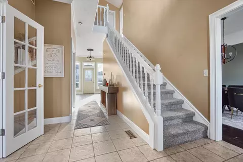 Entry Way - 8 Stetson Dr, Bloomington, IL 61701 photo 1 of 4