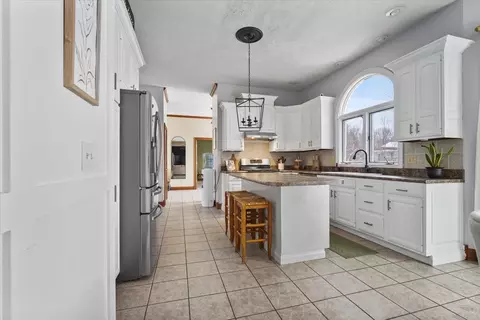 Kitchen - 8 Stetson Dr, Bloomington, IL 61701 photo 2 of 2