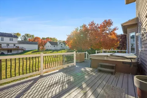 Exterior - 8 Stetson Dr, Bloomington, IL 61701 photo 3 of 6