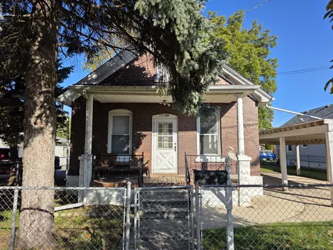 725 Chase Ave, Joliet, IL 60432