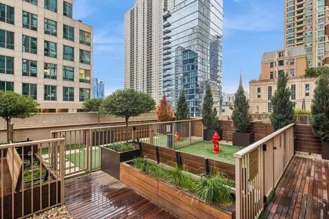Exterior - 21 E Huron St #1101, Chicago, IL 60611 photo 4 of 4