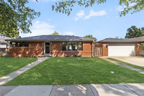 9349 W Lowell Ave, Skokie, IL 60076