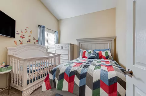 Bedroom - 1008 Pheasant Run Ln, Aurora, IL 60504 photo 2 of 2
