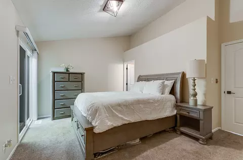 Bedroom - 1008 Pheasant Run Ln, Aurora, IL 60504 photo 1 of 2