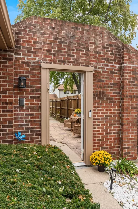 Exterior - 1008 Pheasant Run Ln, Aurora, IL 60504 photo 7 of 7