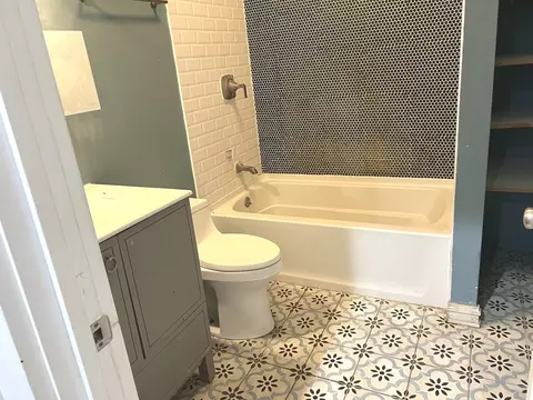 Bath - 8227 S Avalon Ave, Chicago, IL 60619 photo 1 of 3