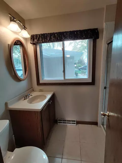 8 N601 Stevens Rd, Elgin, IL 60124 photo 16
