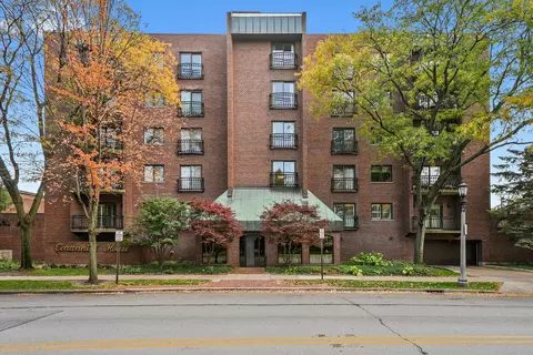 7575 Lake St #5C, River Forest, IL 60305