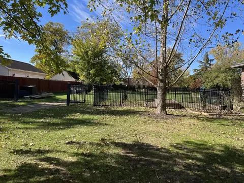 4226 Florence Ave, Downers Grove, IL 60515