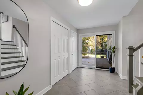 Entry Way - 437 Eagle View Dr, Carol Stream, IL 60188 photo 1 of 3