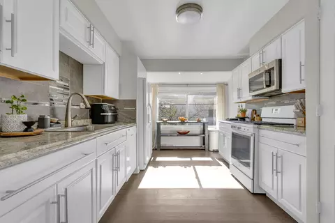Kitchen - 437 Eagle View Dr, Carol Stream, IL 60188 photo 1 of 3