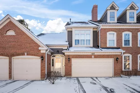 102 Yale Ct, Glenview, IL 60026