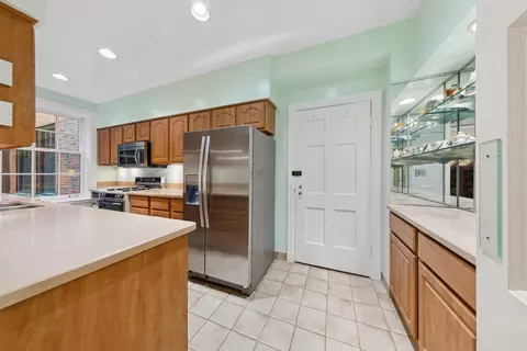 Kitchen - 73 Elm St #3A, Chicago, IL 60611 photo 2 of 2