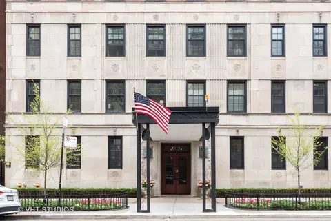 Exterior - 73 Elm St #3A, Chicago, IL 60611 photo 2 of 2