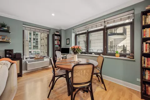 Dining - 40 E Delaware Pl #904, Chicago, IL 60611 photo 1 of 2