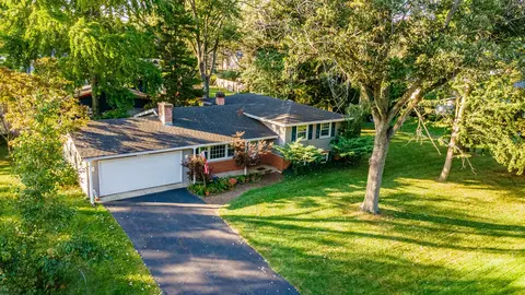 3 S240 Burr Oak Dr, Glen Ellyn, IL 60137