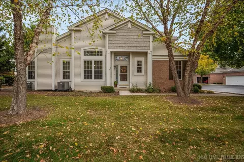 332 Wolcott Ln, Batavia, IL 60510