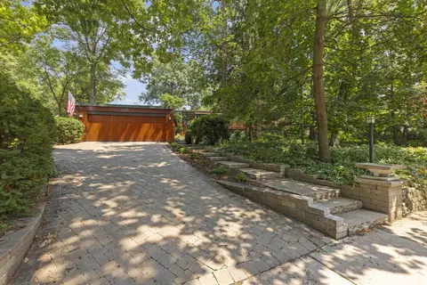 625 Midway Park, Glen Ellyn, IL 60137