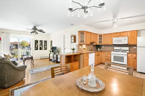 Other - 8896 David Pl #2E, Des Plaines, IL 60016 photo 1 of 7