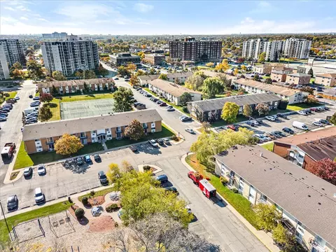 View/Area - 8896 David Pl #2E, Des Plaines, IL 60016 photo 3 of 4