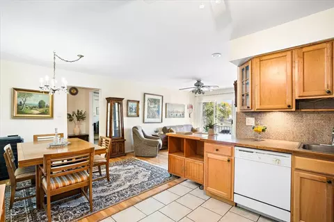 Dining - 8896 David Pl #2E, Des Plaines, IL 60016 photo 1 of 2