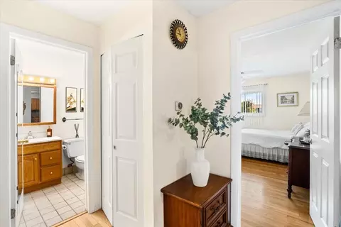 Entry Way - 8896 David Pl #2E, Des Plaines, IL 60016 photo 2 of 2
