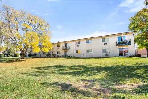 Exterior - 8896 David Pl #2E, Des Plaines, IL 60016 photo 4 of 8