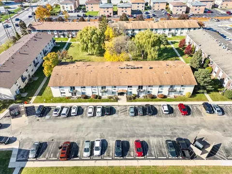 View/Area - 8896 David Pl #2E, Des Plaines, IL 60016 photo 4 of 4