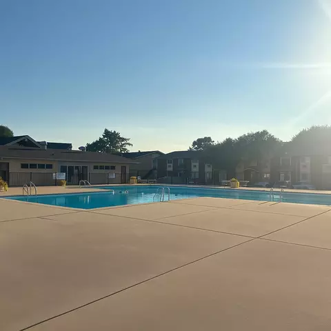 Exterior - 8896 David Pl #2E, Des Plaines, IL 60016 photo 3 of 8