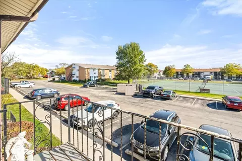 Exterior - 8896 David Pl #2E, Des Plaines, IL 60016 photo 2 of 8