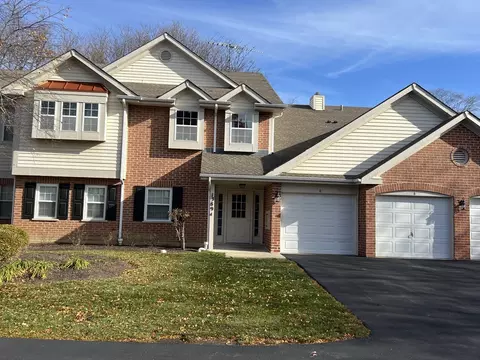 1389 Evergreen Dr #8, Palatine, IL 60074