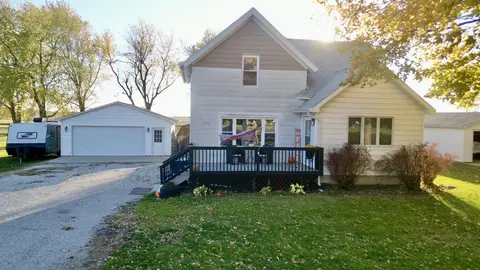 307 W Elk St, Odell, IL 60460