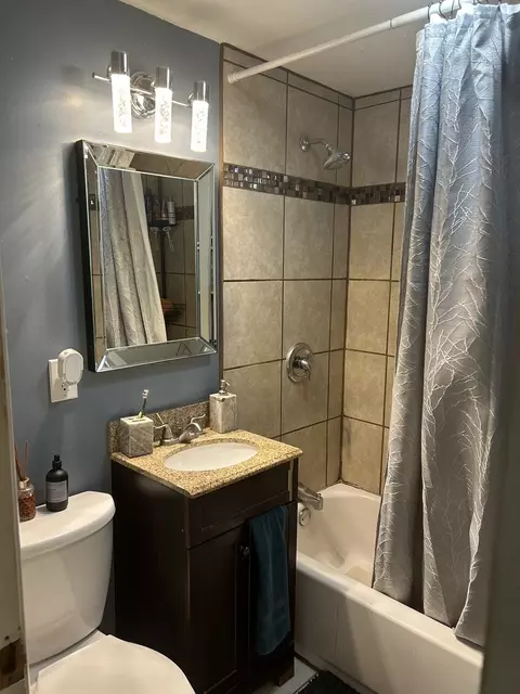 Bath - 3506 William St, Steger, IL 60475 photo 2 of 2