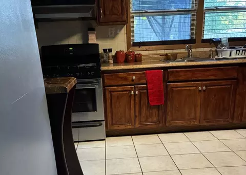 Kitchen - 3506 William St, Steger, IL 60475 photo 1 of 3
