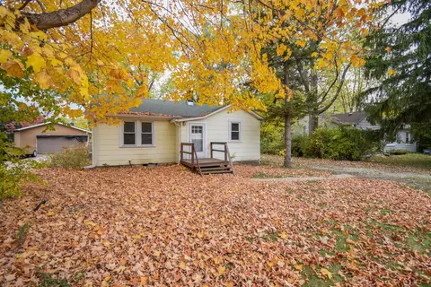 1611 19th St, Zion, IL 60099