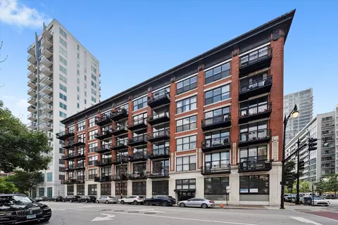 1601 S Michigan Ave #108, Chicago, IL 60616