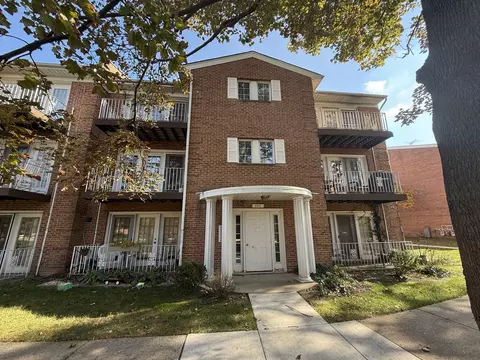625 Quincy Bridge Ln #301, Glenview, IL 60025
