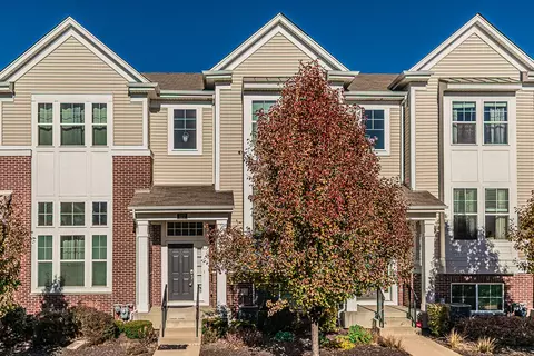 877 Lewisburg Ln, Aurora, IL 60504