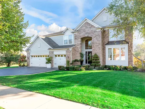 25040 W Prairie Grove Dr, Plainfield, IL 60585