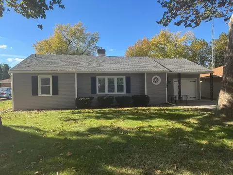1392 Cook Blvd, Bradley, IL 60915