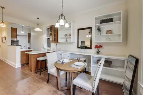 Dining - 1633 E Hyde Park Blvd #2D, Chicago, IL 60615 photo 1 of 1