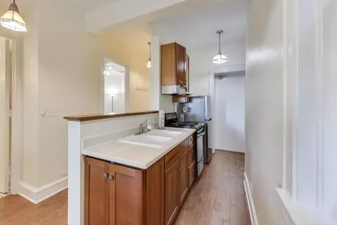 Kitchen - 1633 E Hyde Park Blvd #2D, Chicago, IL 60615 photo 1 of 3