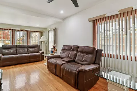Living - 5536 S Normandy Ave, Chicago, IL 60638 photo 1 of 2