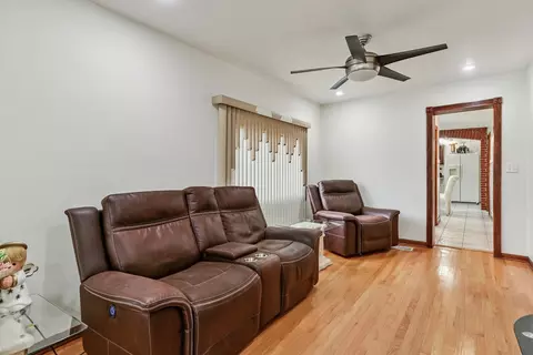 Entry Way - 5536 S Normandy Ave, Chicago, IL 60638 photo 1 of 2