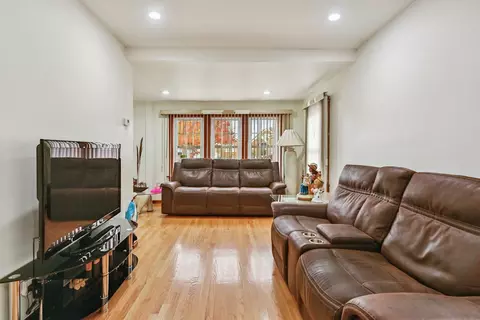 Living - 5536 S Normandy Ave, Chicago, IL 60638 photo 2 of 2