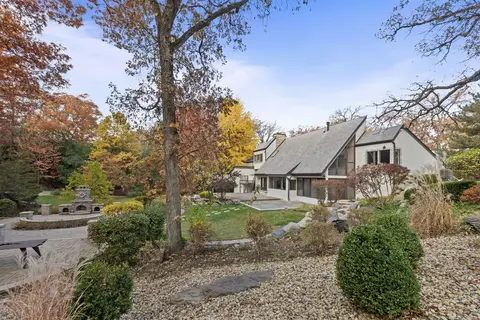 12 Rock Ridge Rd, Barrington Hills, IL 60010