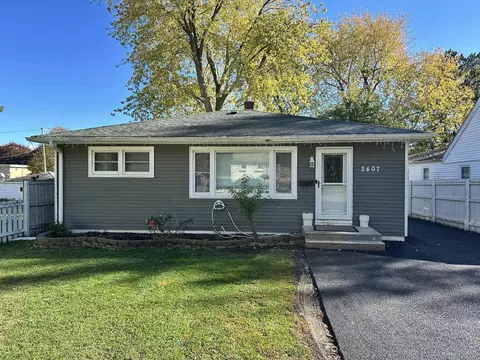 2407 Gideon Ave, Zion, IL 60099