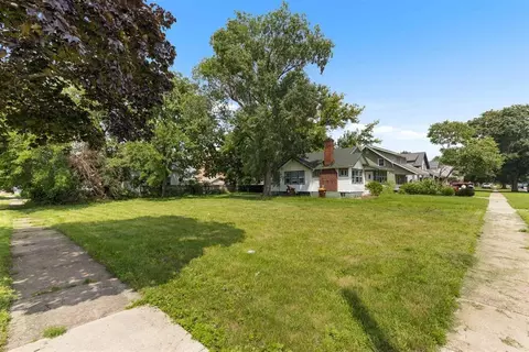 2143 S 4th St, Rockford, IL 61104