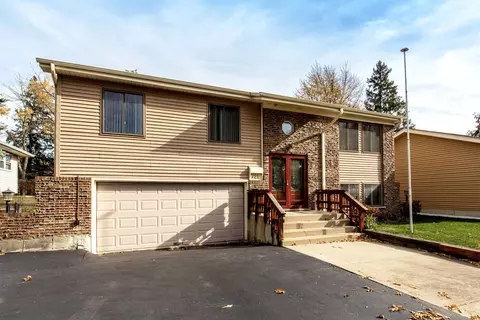 721 S Oak St, West Chicago, IL 60185