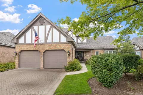 55 Chesterfield Ct, Burr Ridge, IL 60527